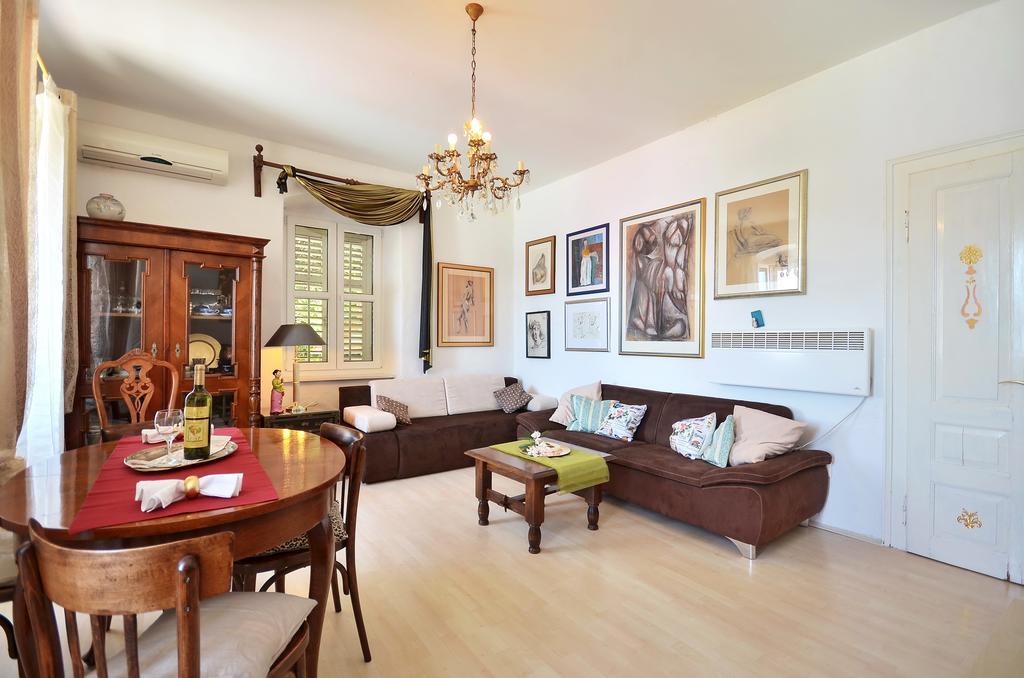Apartment Pere S Mora Mimice Phòng bức ảnh