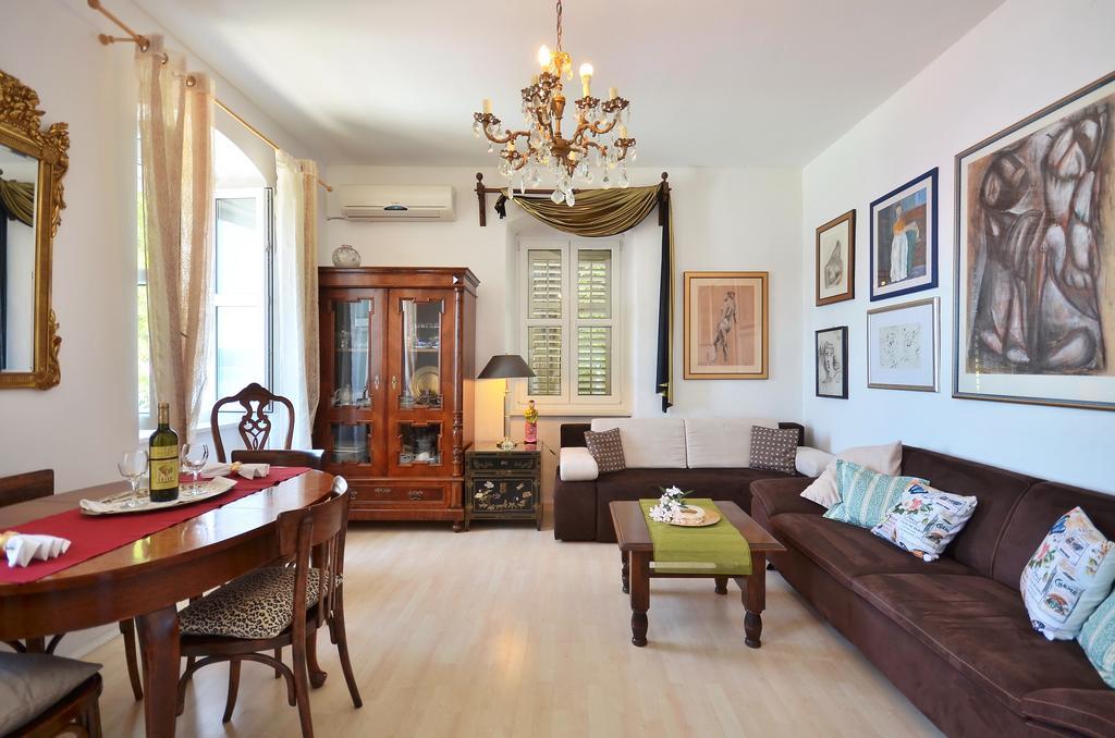 Apartment Pere S Mora Mimice Phòng bức ảnh