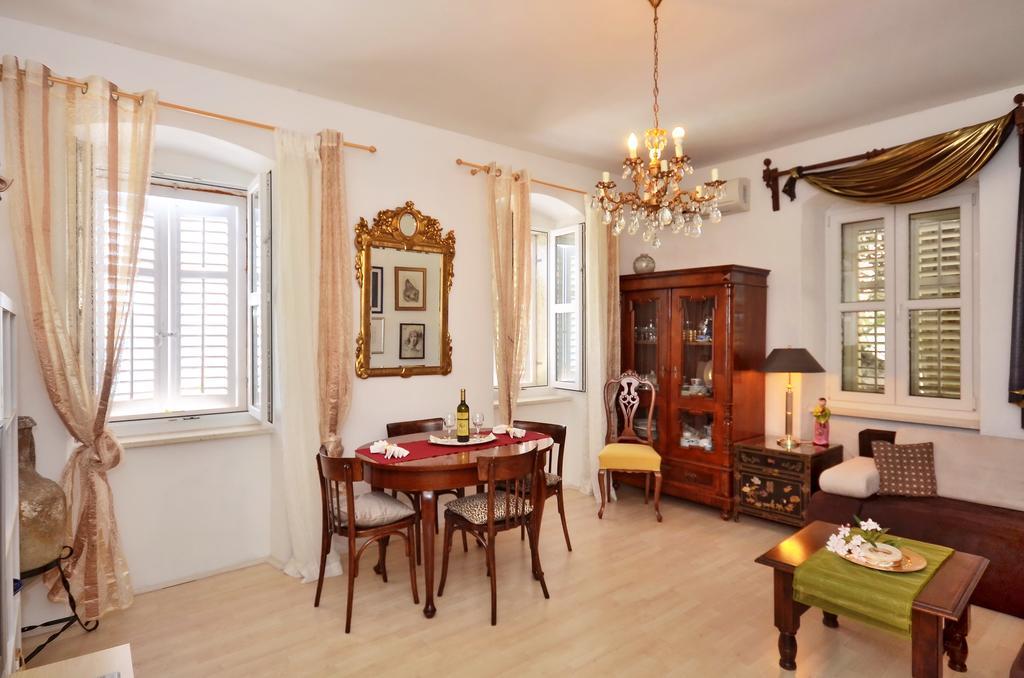 Apartment Pere S Mora Mimice Phòng bức ảnh